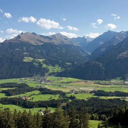 Alpin Residenzen 12 *